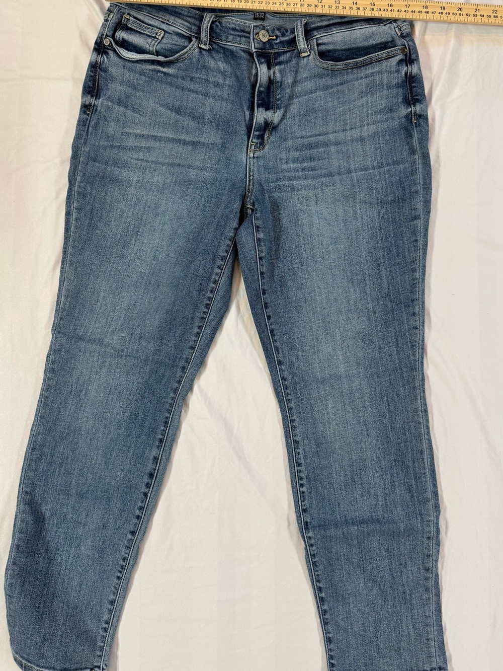 Judy Blue Women's Boyfriend Jeans - Medium Wash Blue
